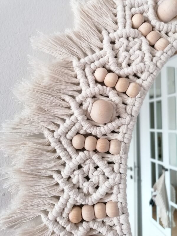 مرآة مكرمية "شمس المكرمية"