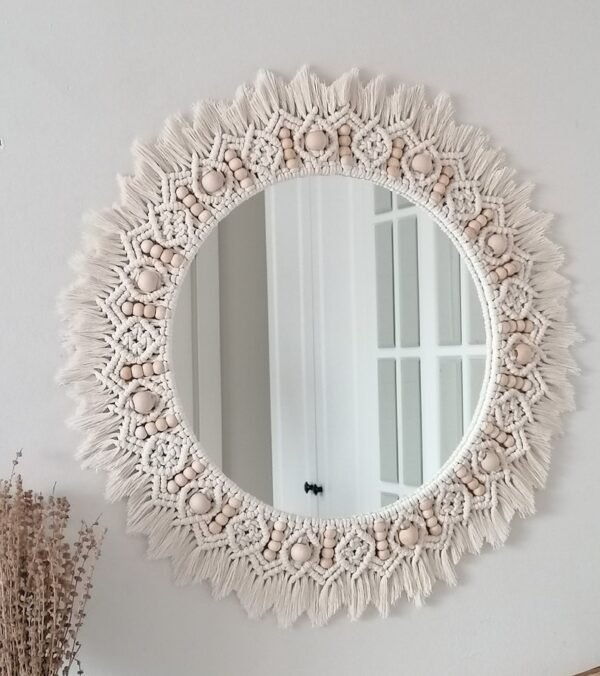 مرآة مكرمية "شمس المكرمية"