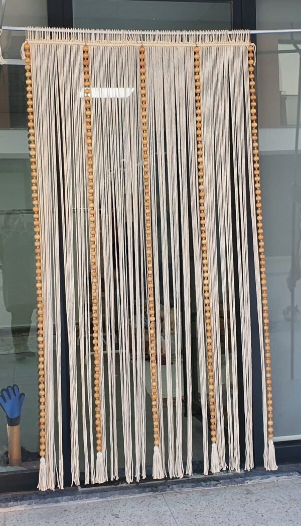 ستارة مكرمية "خيوط وخرز"